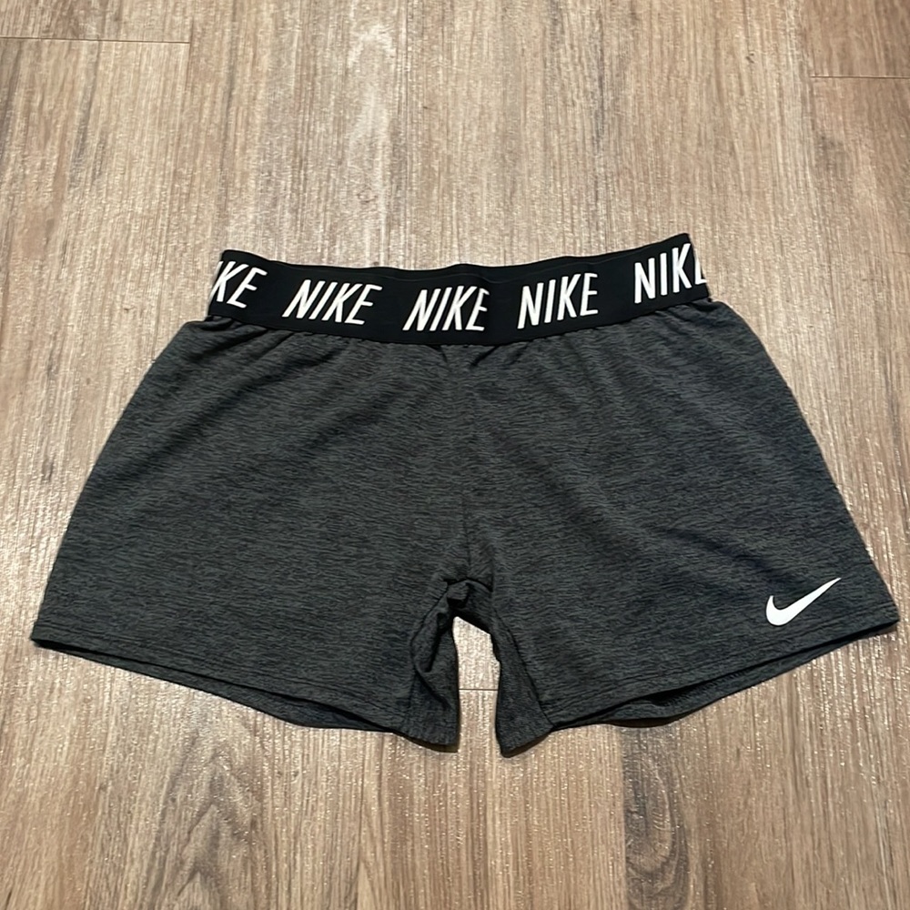Nike Shorts Linerless - Picture 2 of 4